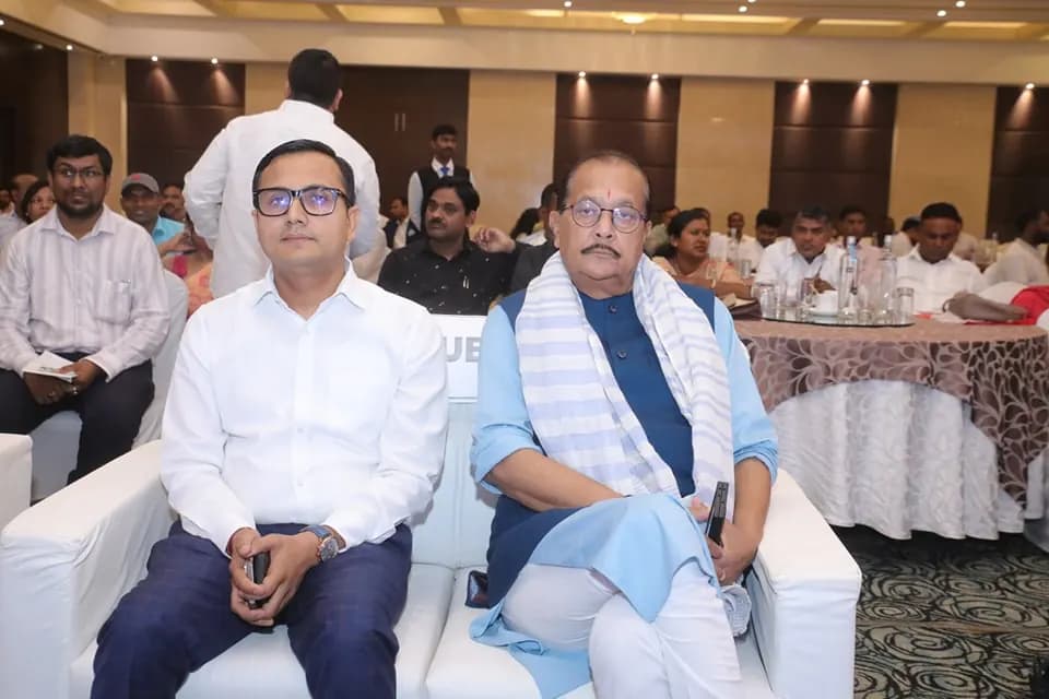 झारखंड सम्मेलन में बैठे अतिथि